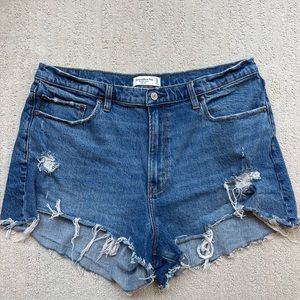 Abercrombie High Rise Mom Short (Curve Love)